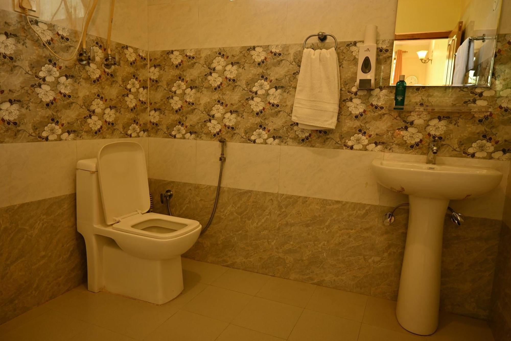 Cascade Mountain Retreat Manali Bed & Breakfast Exterior foto
