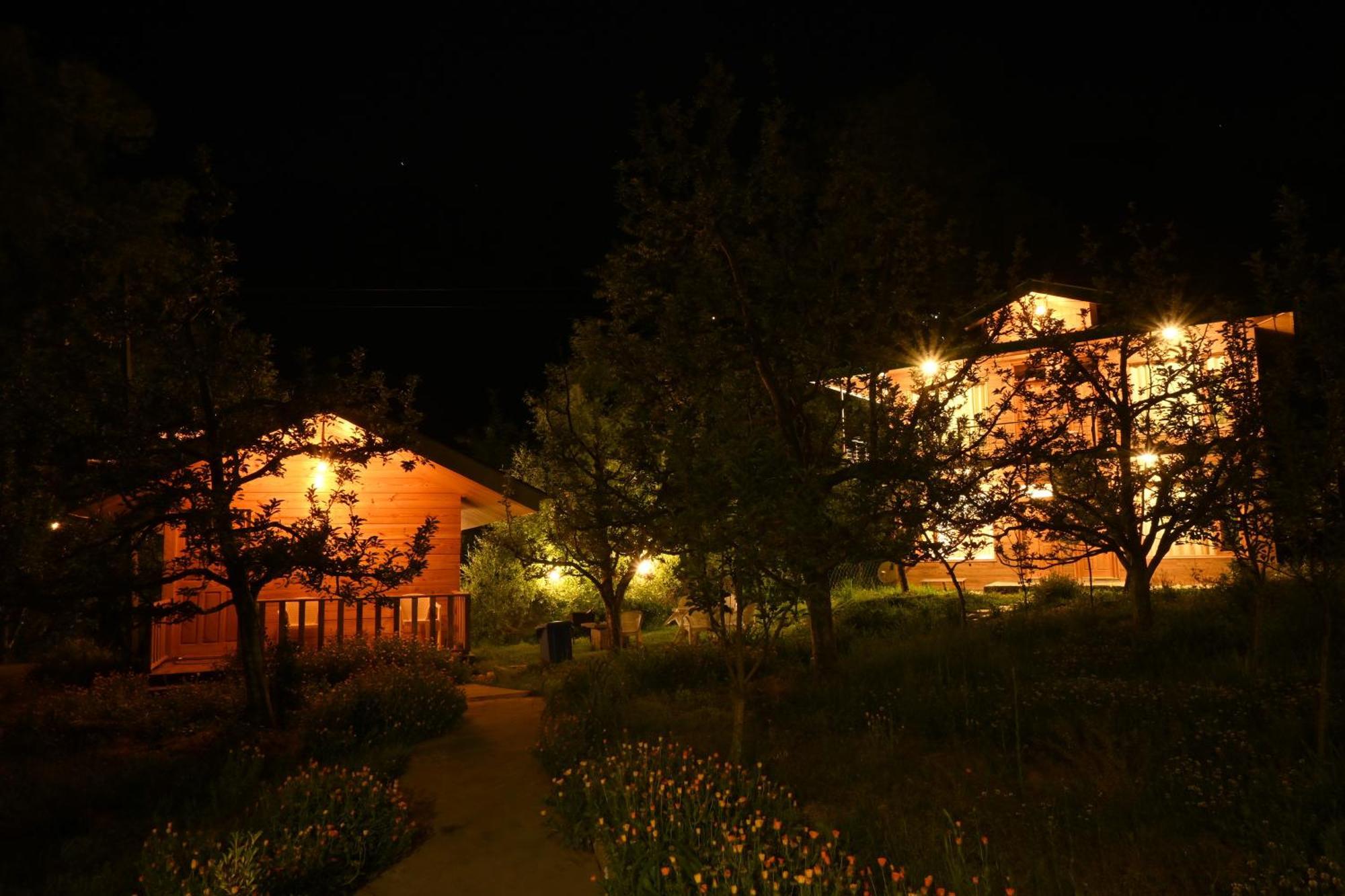 Cascade Mountain Retreat Manali Bed & Breakfast Exterior foto
